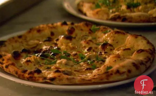 Pizza de Almejas, Chiles y Perejil