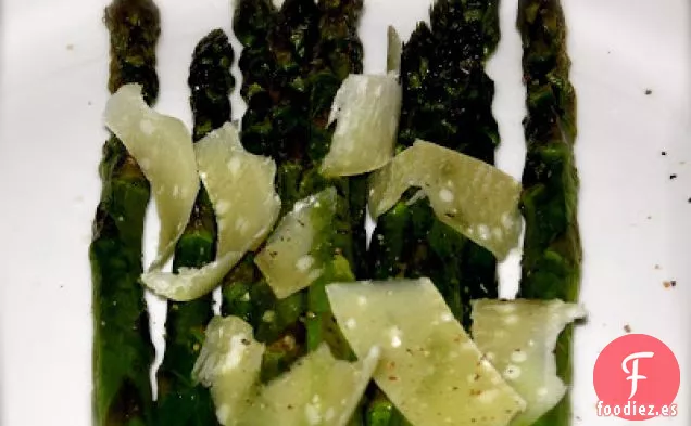 Espárragos Asados Con Parmesano Reggiano