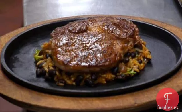 Costilla Chamuscada, Salsa Verde, Arroz Sucio