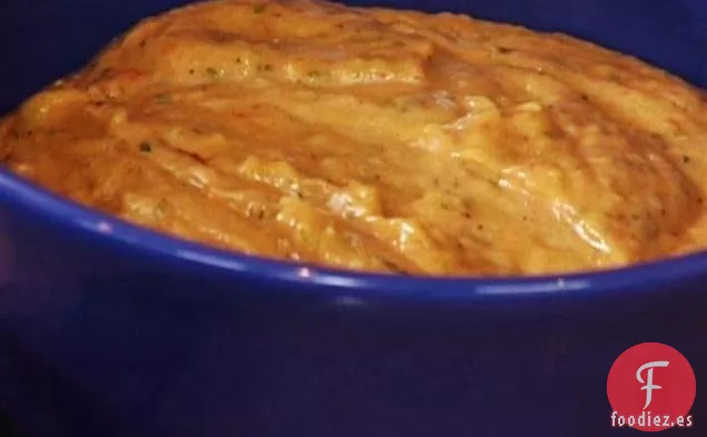 Dip de Berenjenas Ahumadas con Chips de Tortilla de Comino Horneados