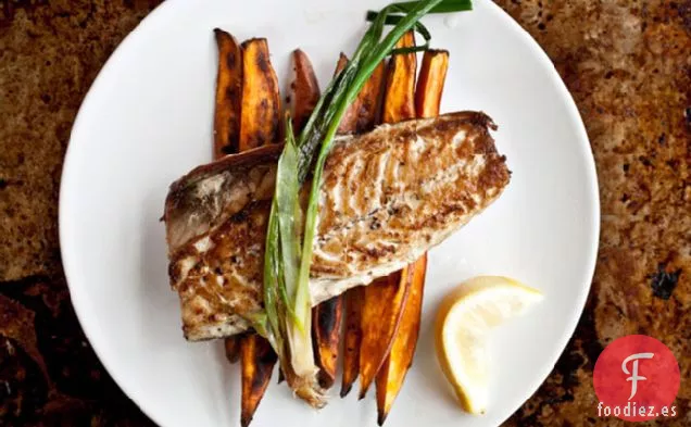 Caballa Asada En Sartén Con Batatas