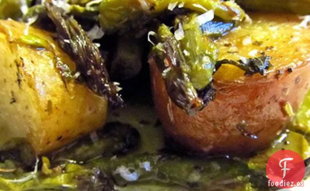 Patatas Nuevas Asadas Y Espárragos