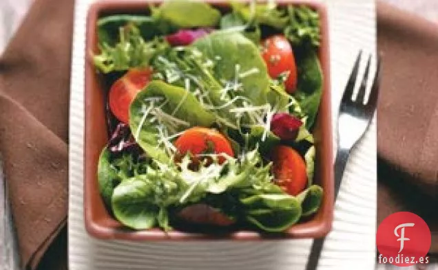 Ensalada Verde con Vinagreta de Albahaca Picante