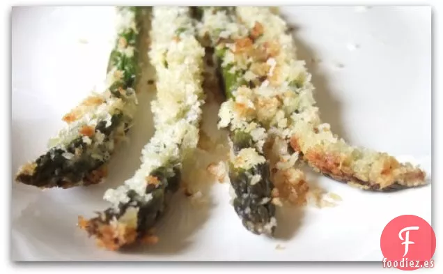 Espárragos Asados Con Ajo Verde y Panko