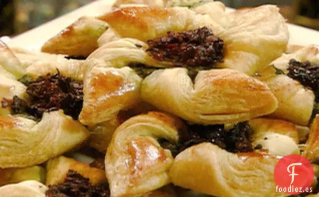 Molinillos de Hojaldre Rellenos de Tomates Secados al Sol y Pesto