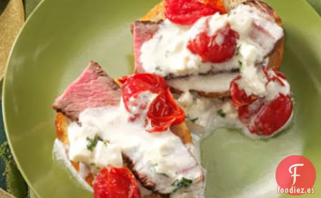 Crostini de Carne con Tomates Asados