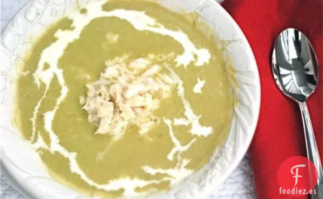 Sopa De Espárragos De Primavera Con Cangrejo Fresco
