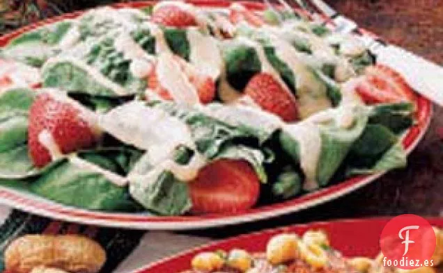 Ensalada de Espinacas con Aderezo de Maní