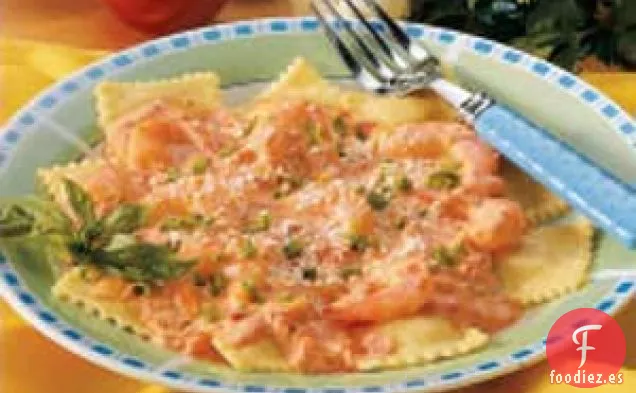Raviolis con Salsa de Tomate y Camarones