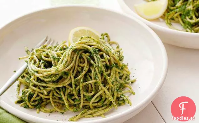 Espaguetis de Pesto de Col Rizada y Pistacho