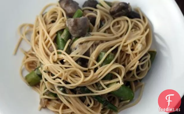 Espaguetis Con Champiñones, Espárragos Y Estragón