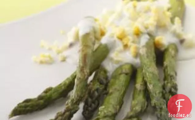 Espárragos Asados Con Salsa de Ajo y limón
