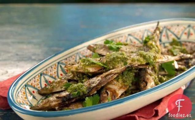 Sardinas a la Plancha con Salsa de Nueces y Ajo