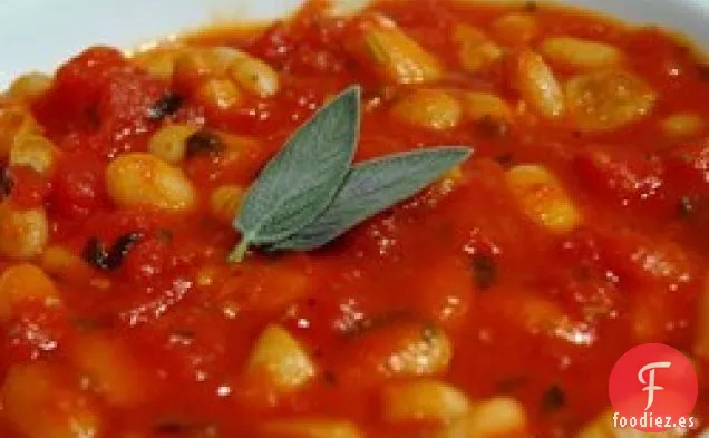 Guiso de Frijoles y Tomate con Salvia