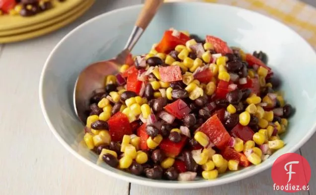 Ensalada de Frijoles Negros y Maíz