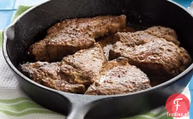 Solomillo Con Patatas Asadas Y Espárragos