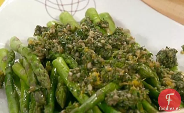 Espárragos con Gremolata
