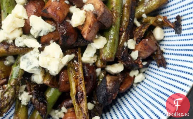 Espárragos y Champiñones A La Parrilla Con Stilton