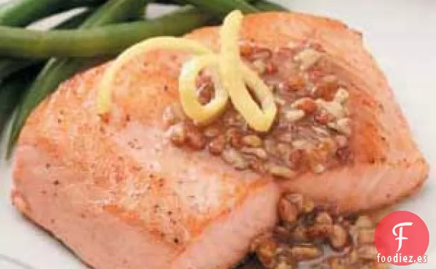 Salmón con Salsa de Nueces y Miel