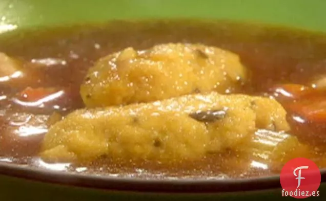 Sopa de Pollo con Albóndigas de Salvia y Harina de Maíz