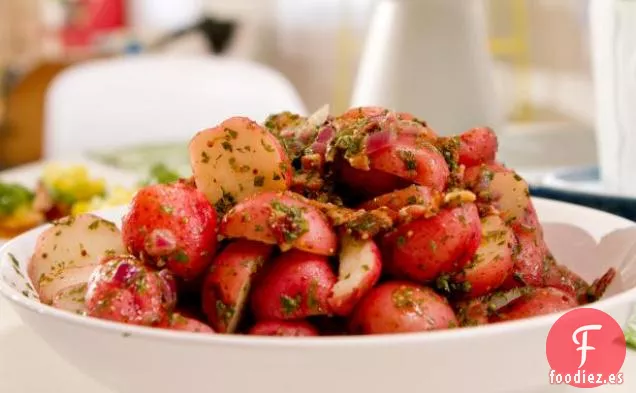 Ensalada de Papas con Hierbas y Vinagreta Tibia de Tocino