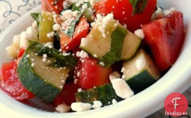 Ensalada de Tomate, Albahaca y Queso Feta