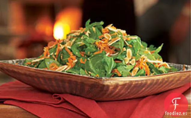 Ensalada De Rúcula, Zanahoria Y Apio Con Almendras