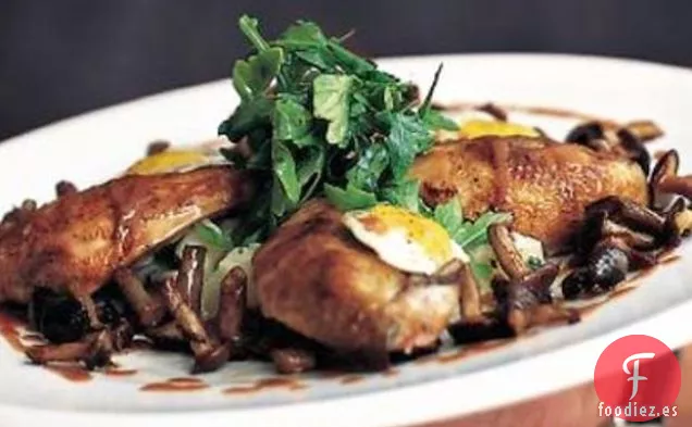 Codorniz Asada De Claridge Con Apio y Champiñones