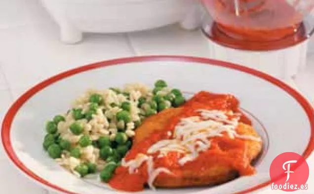 Empanadas con Salsa de Pimiento Rojo