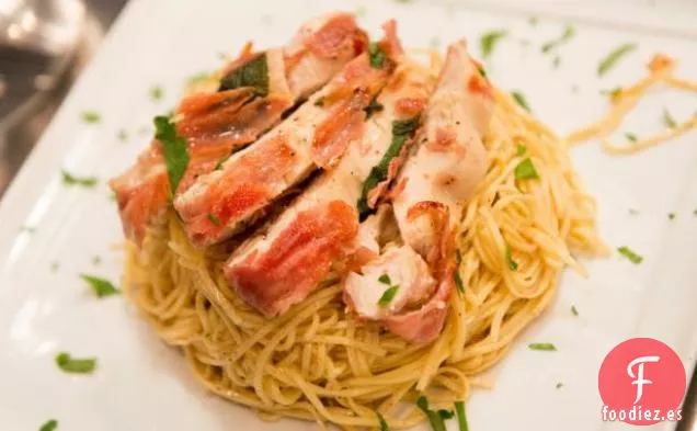 Saltimbocca de Pollo con Pasta de Cabello de Ángel de Mantequilla Marrón