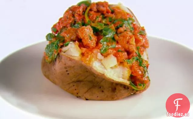 Patatas al Horno con Chorizo y Salsa de Rúcula
