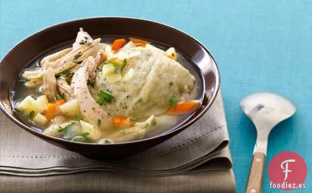 Sopa de Pollo con Bola de Masa Hervida
