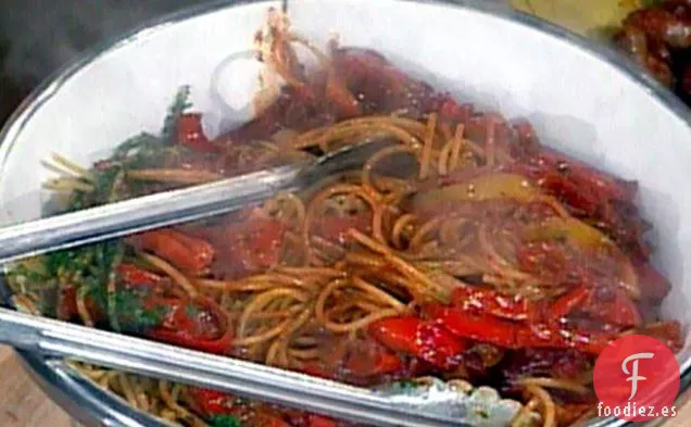 Espaguetis con Pimientos Dulces - - - Espaguetis con Sugo di Peperoni