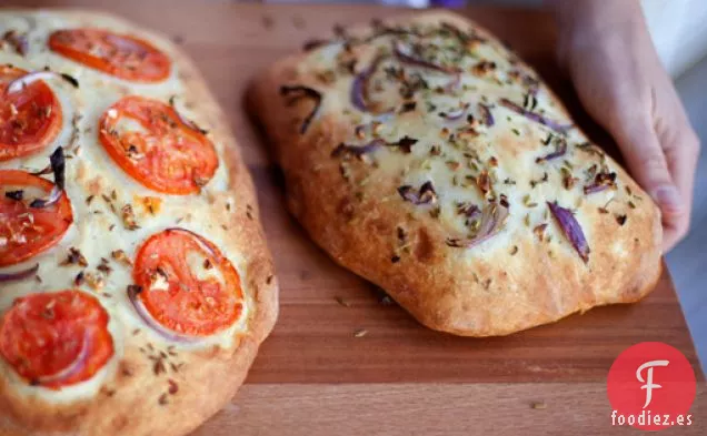 Focaccia de Cebolla Roja y Ajo