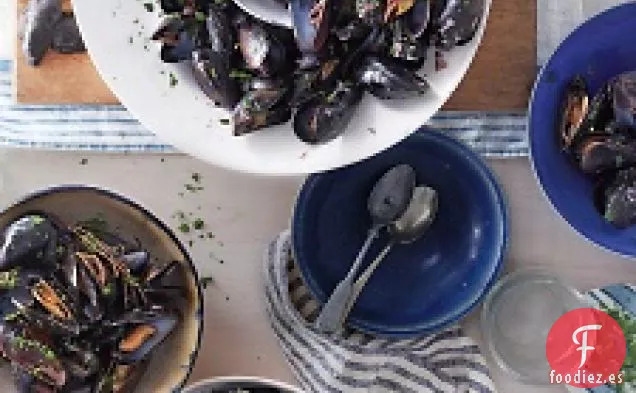 Mejillones Con Vino Tinto Y Ajo Asado