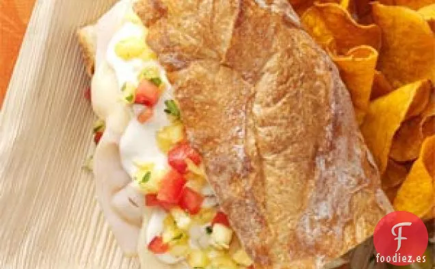 Sándwich de Pavo con Salsa de Piña