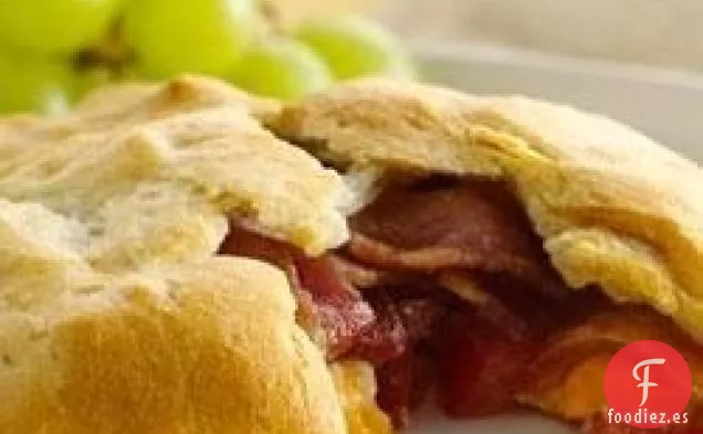 Medias Lunas de Tocino con Queso