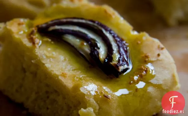 Focaccia De Cebolla Roja Y Ajo