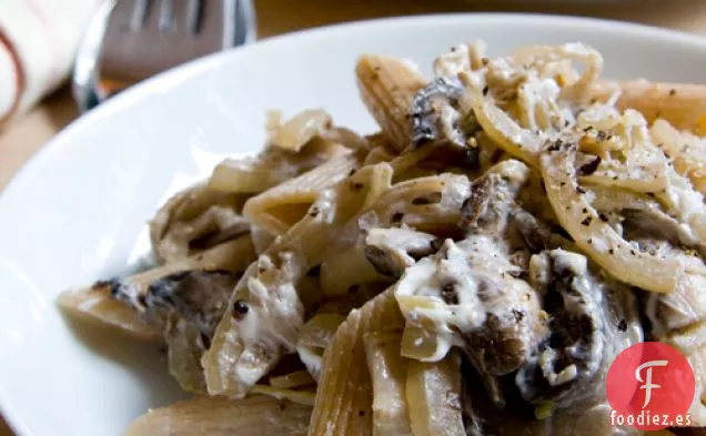 Pasta De Champiñones Con Ajo Y Queso De Cabra