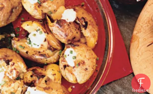 Patatas rotas con ajo