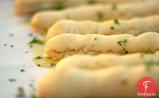 Palitos de Pan Rápidos de Mantequilla de Ajo