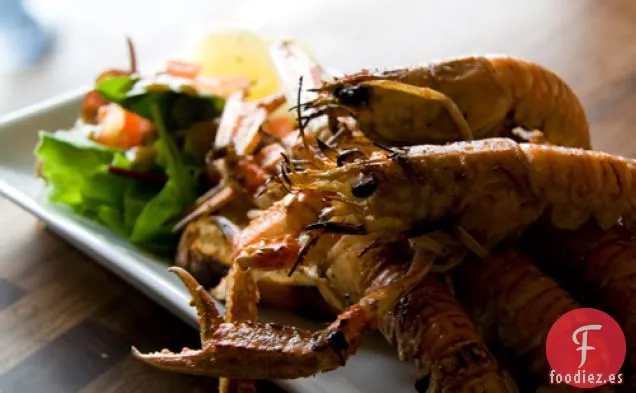 Gambas De La Bahía De Dublín Con Chile, Ajo Y Lima