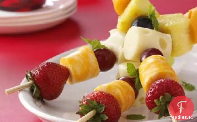 Brochetas de Frutas y Queso