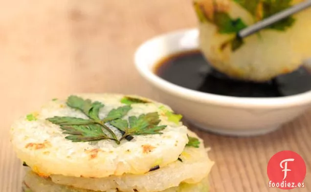 Mini Tortitas De Patata Con Ajo Verde Y Cebollino