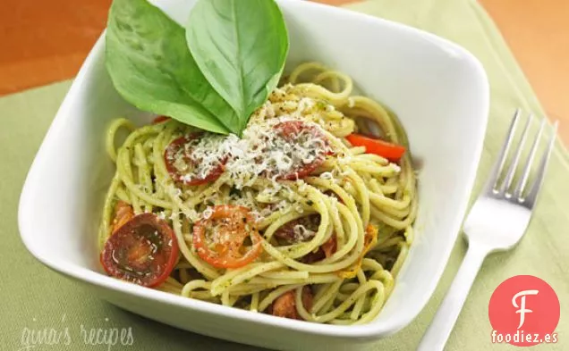 Espaguetis Con Pesto De Ajo Y Tomate