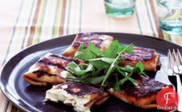 Focaccina Asada Con Ajo, Cebollín Y Queso Provolone