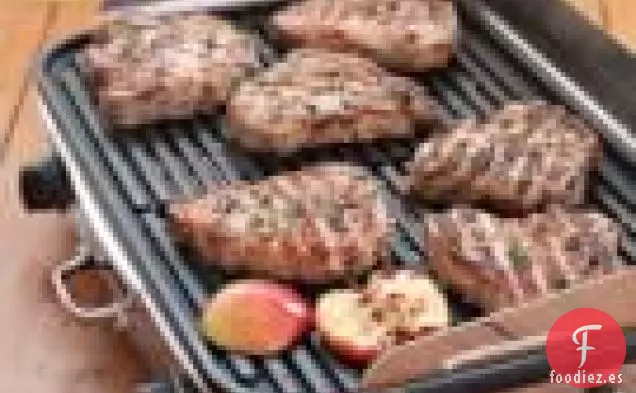 Chuletas De Cerdo Con Hierbas De ajo Y Compota De Manzana