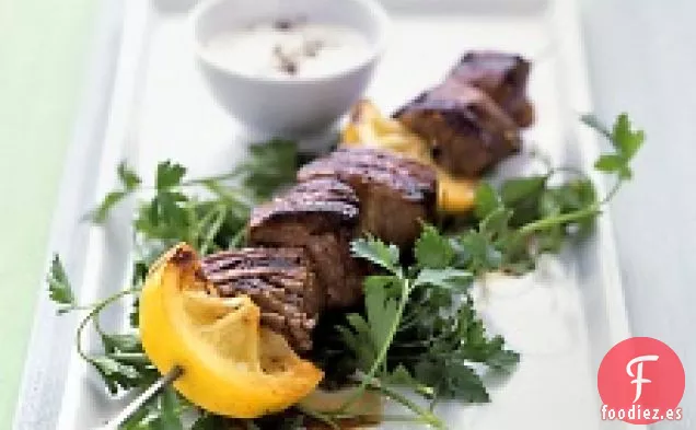 Brochetas de Cordero con ajo y limón