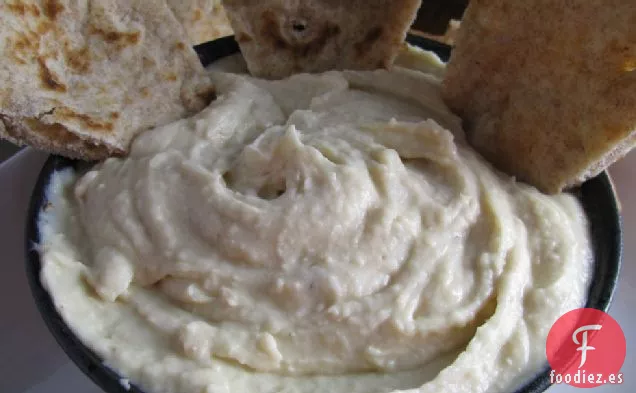 Hummus de Frijoles Blancos Con Ajo Asado