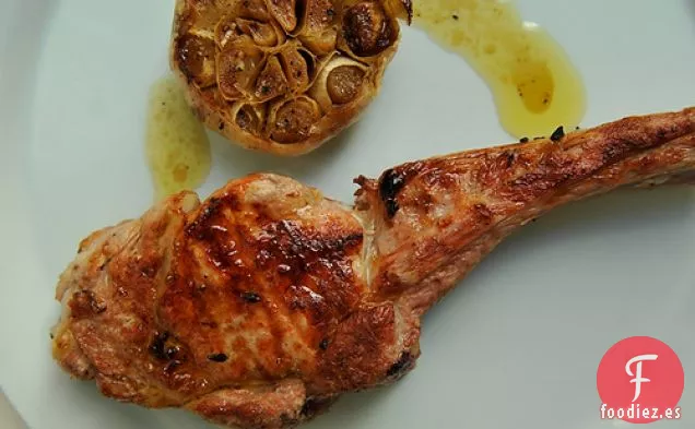 Chuletas De Ternera Lombatina Con Ajo Asado